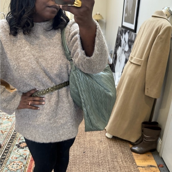 NWT Chevron sage green tote shoulder bag - Picture 2 of 11